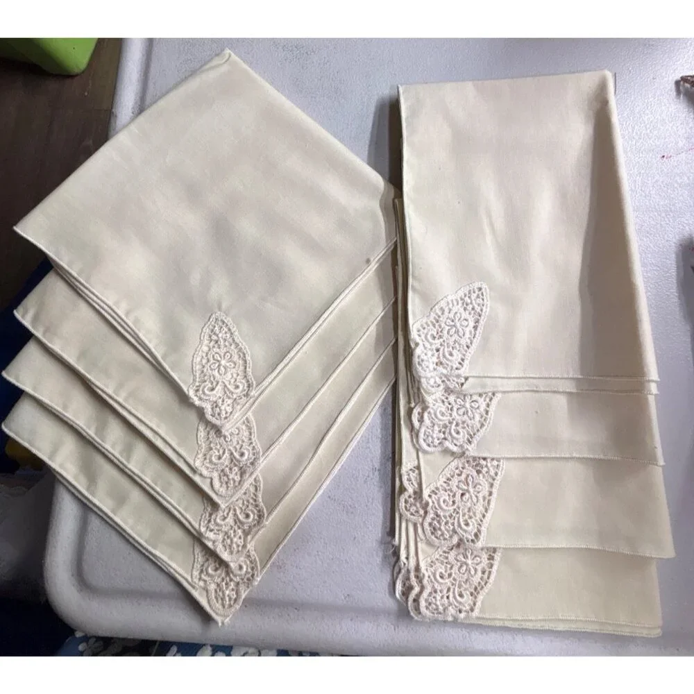 VTG Beige‎ Cotton Dinner Napkins and Placemats Crocheted Corner Accents lot of 4